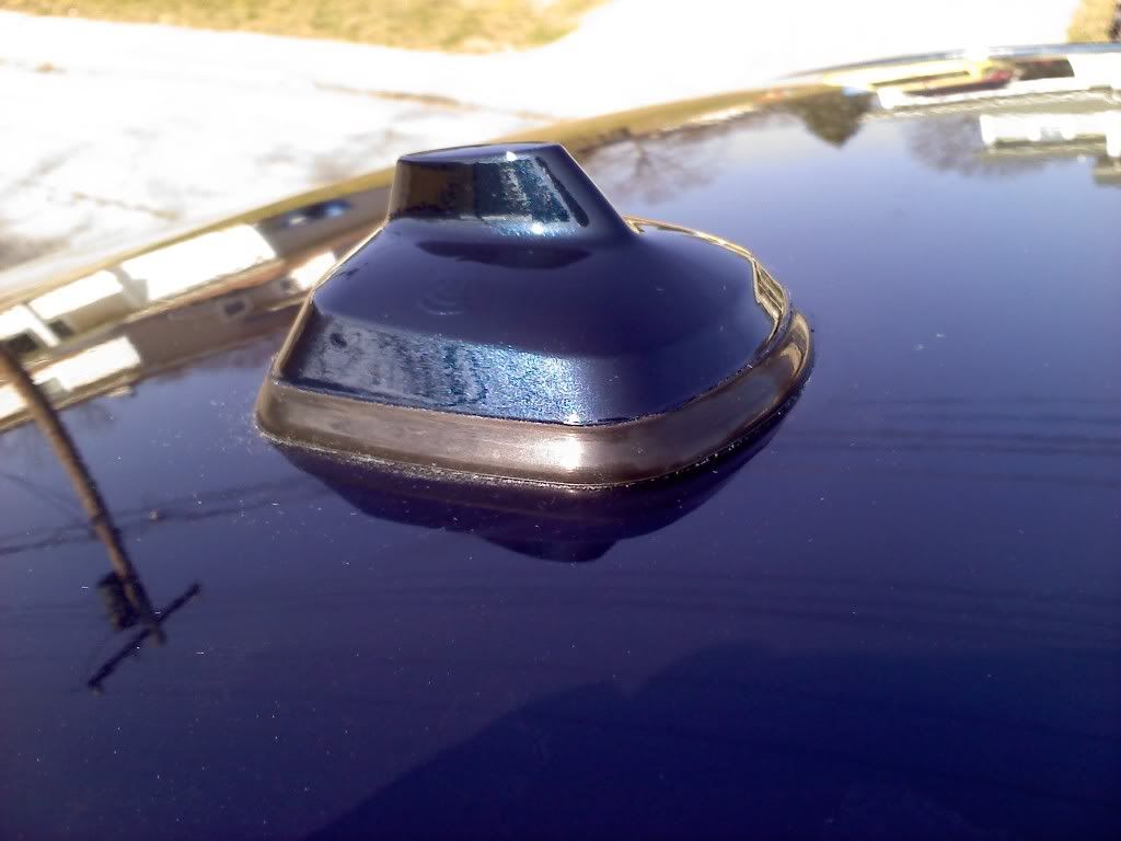 Water leak through roof antenna, anyone have experience replacing